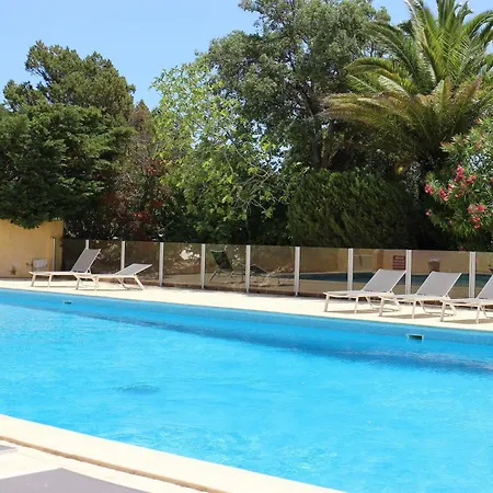 Holiday park Locations De Giulia 4*